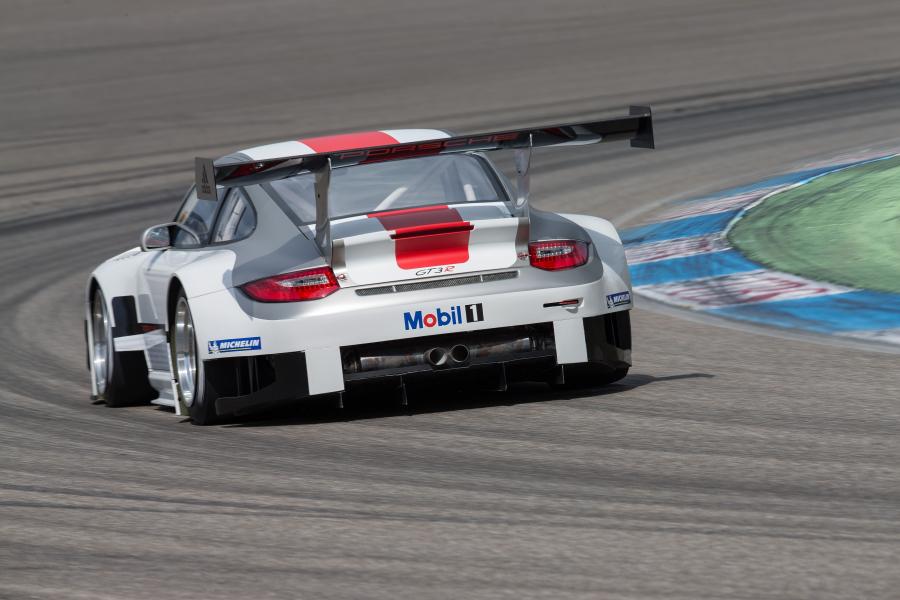  Porsche 911 GT3 R 2013 года  (фото 10 из 12)